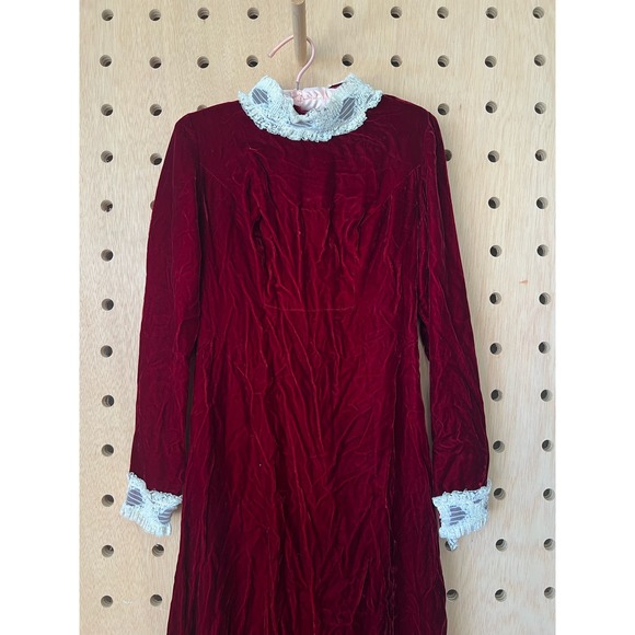 Vintage velvet gown - Picture 2 of 9